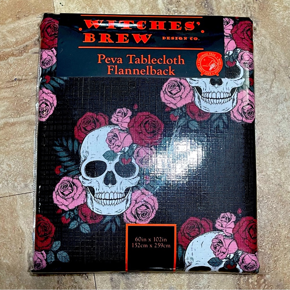 BNIP Halloween PEVA Tablecloth Skulls Flowers Floral Pink Red White Black 60x102